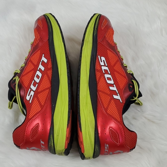 Athletic_Shoes